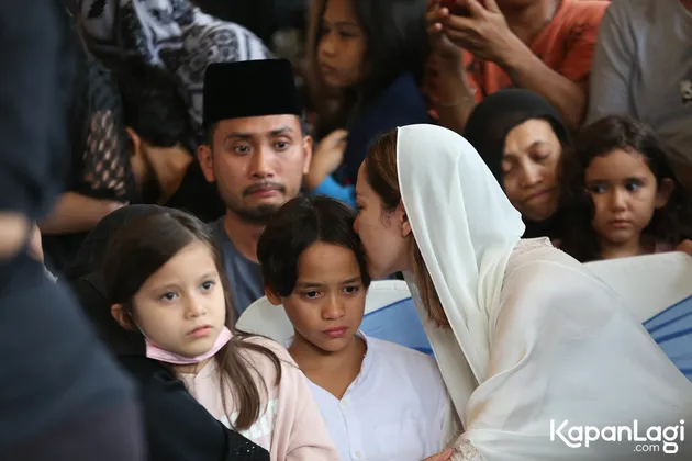 Ashraf Sinclair Meninggal dunia