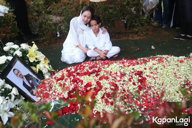 Ashraf Sinclair Meninggal dunia