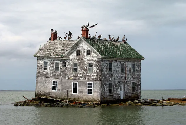 Tempat Berhantu