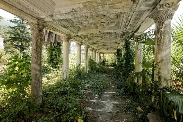 Tempat Berhantu