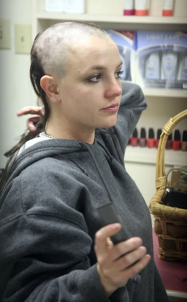 Gaya Rambut Aneh Artis Hollywood