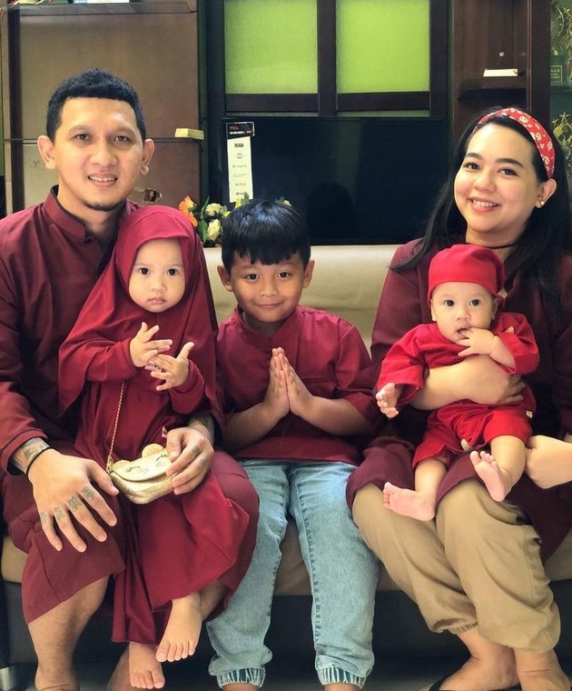 Handsome and Loving Father, Peek into 8 Beautiful Portraits of Permadi, Nunung Srimulat's Son Who Rarely Gets Attention