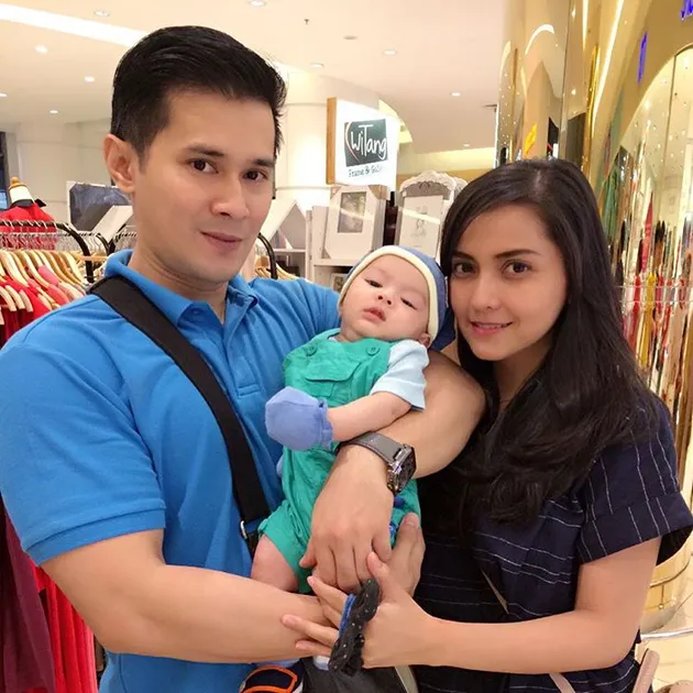 Ayah Hot Gantengnya Afdhal Yusman Saat Rawat Bayi Kecilnya Messi Kapanlagi Com