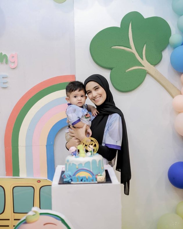 His Father is Getting Close to Many Female Friends, Here are 7 Pictures of Baby Syaki, Rizki DA's Healthy and Cute Son - Getting Handsome and Becoming an Idol for Netizens