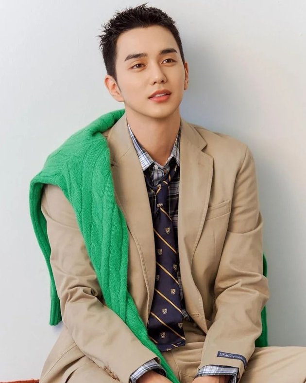 Fresh Look, 11 Latest Photoshoots of Yoo Seung Ho - Looking Different with Buzz Cut After Moving to YG Entertainment