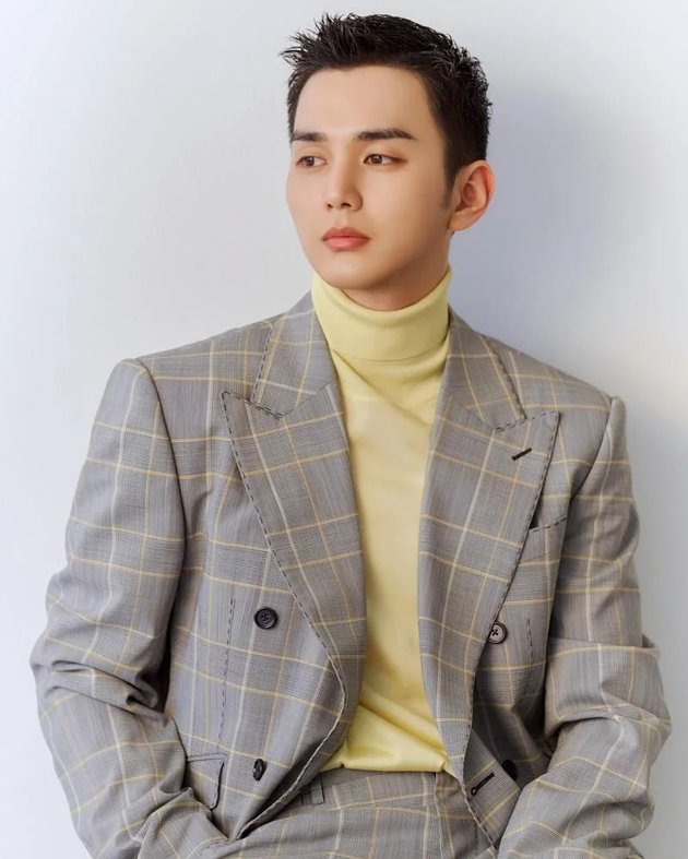 Fresh Look, 11 Latest Photoshoots of Yoo Seung Ho - Looking Different with Buzz Cut After Moving to YG Entertainment