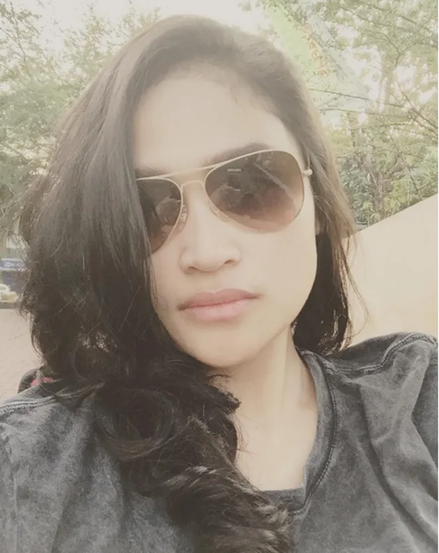 AYU NATASYA, ISTRI CANTIK WENDY CAGUR YANG SETIA RAWAT 