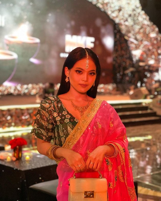 Ayu Ting-Ting to Putri Isnari, 8 Photos of the Charm of Dangdut Singers in Saris - Perfect for Bollywood Movies