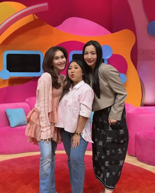Ayu Ting Ting Bareng Hesti dan Kiky