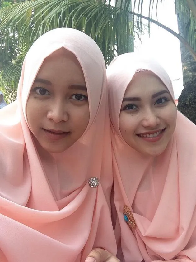 AYU TING TING CANTIK DENGAN HIJAB, PANTAS SHAHEER KLEPEK ...