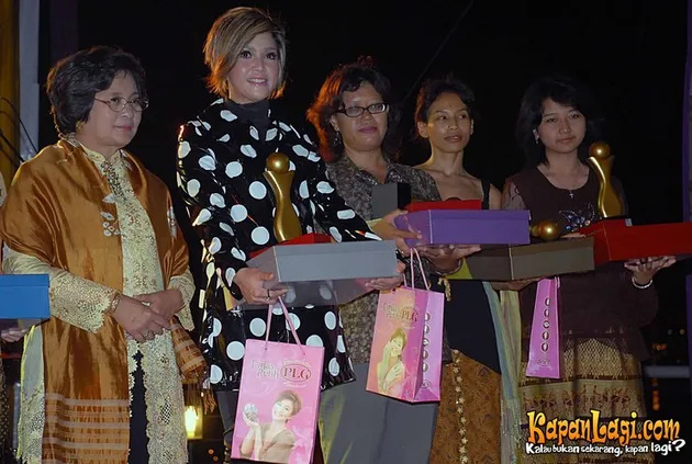 tribute_to_women