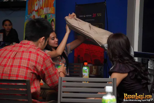 Acha Septriasa / Zaskia Sungkar / Irwansyah