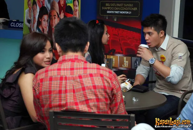 Acha Septriasa / Zaskia Sungkar / Irwansyah