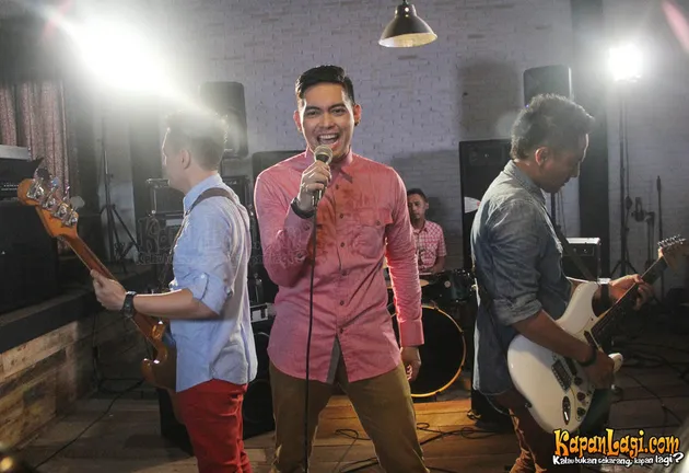 Aksi Ada Band dalam penggarapan video klip single Intim Berdua.