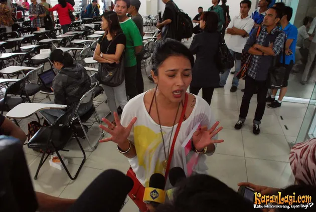 ade fitria - sarah sechan