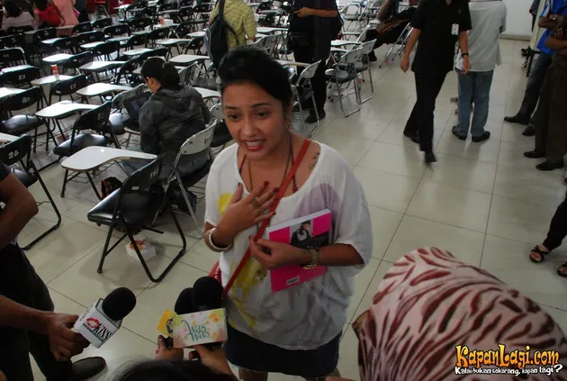 ade fitria - sarah sechan