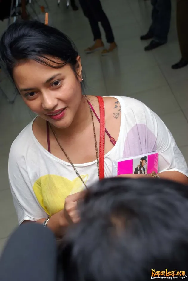 ade fitria - sarah sechan