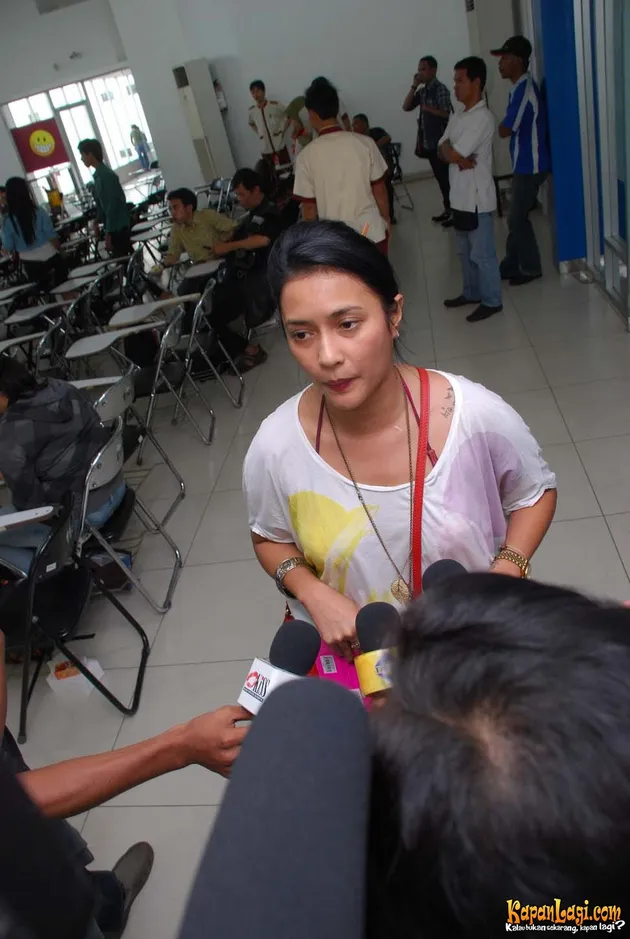 ade fitria - sarah sechan