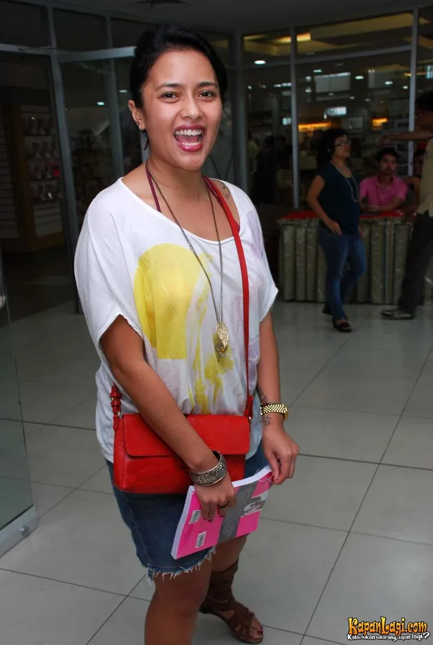 ade fitria - sarah sechan