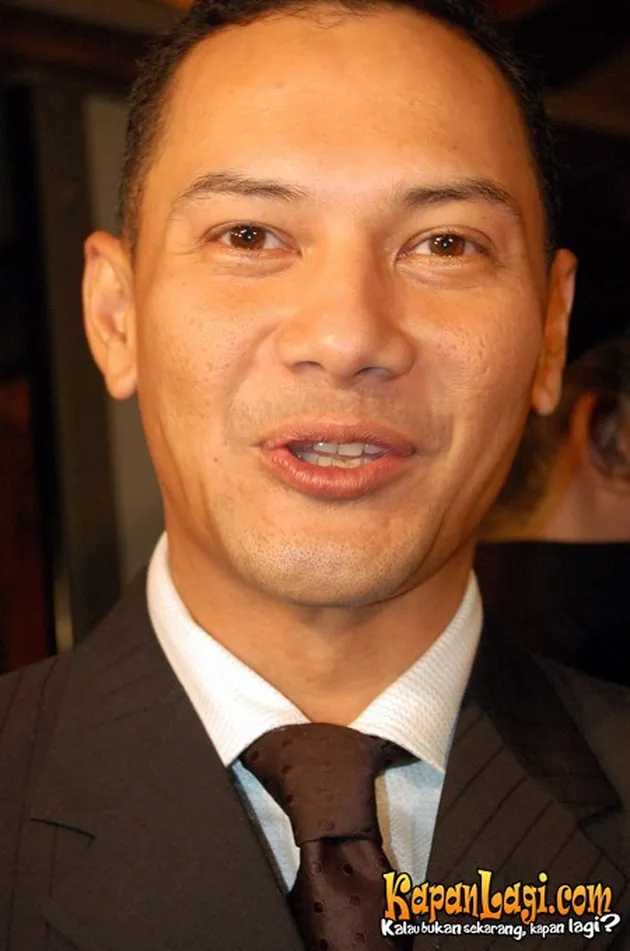 Dekat di Mata, Dekat di Hati