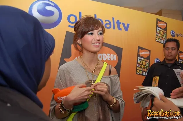agnes monica