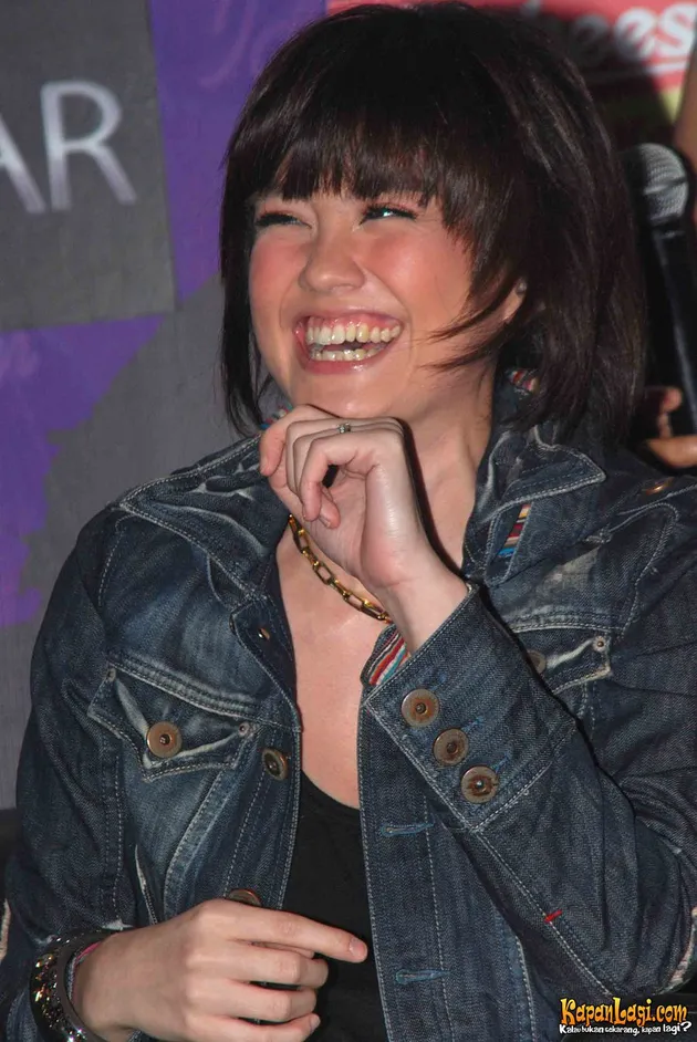 agnes monica