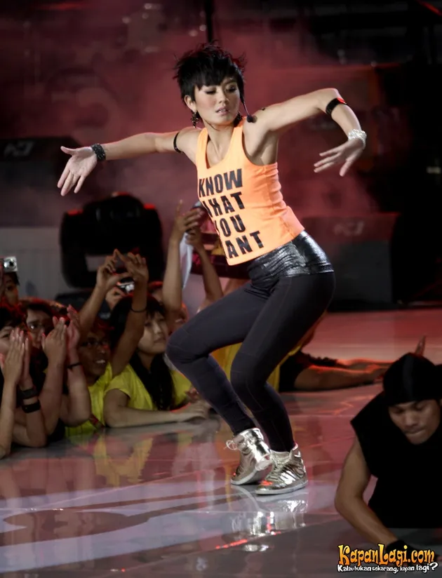agnes monica