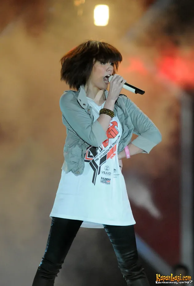 agnes monica