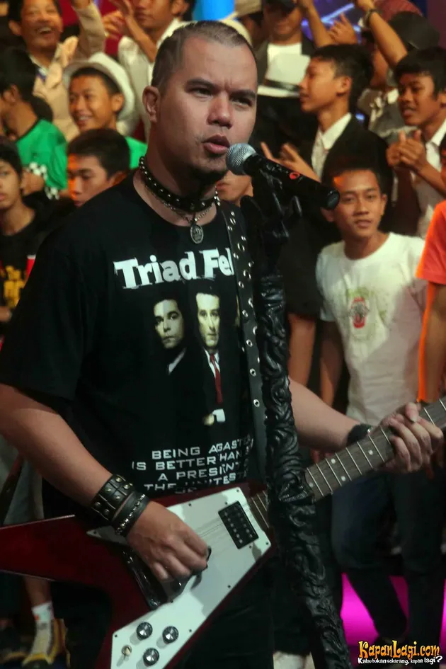 ahmad dhani/dewi perssik