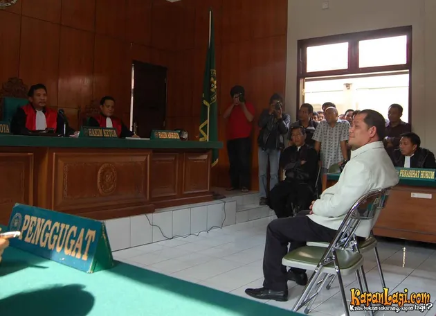 cici paramida, ahmad suhaebi