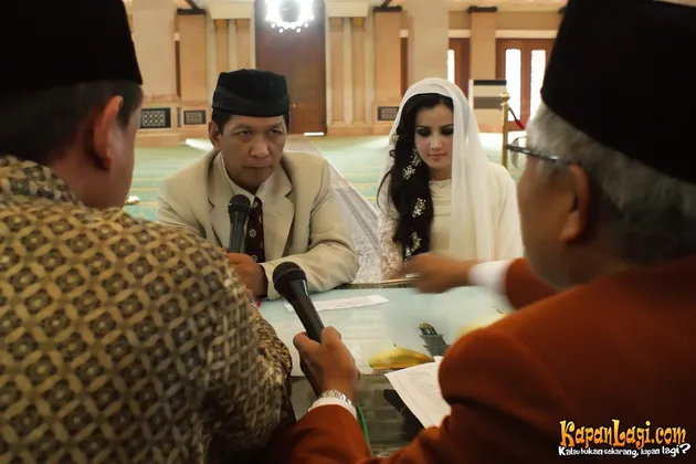 AKAD NIKAH ANDI SORAYA DAN RUDY SUTOPO - KapanLagi.com