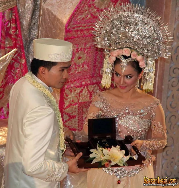 AKAD NIKAH INTAN NURAINI DAN DONNY AZWAN PUTRA DI GEDUNG DHANAPALA