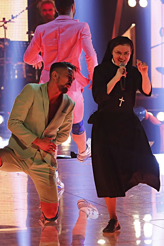 Kala itu, Christina menyanyikan lagu No One dari Alicia Keys.