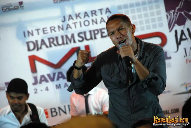 Maliq and D Essentials