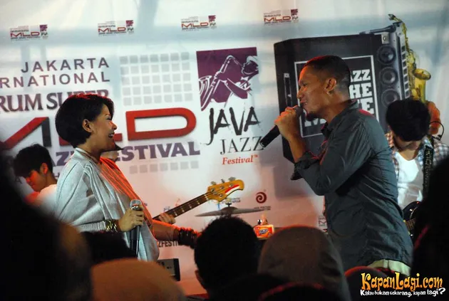 Maliq and D Essentials
