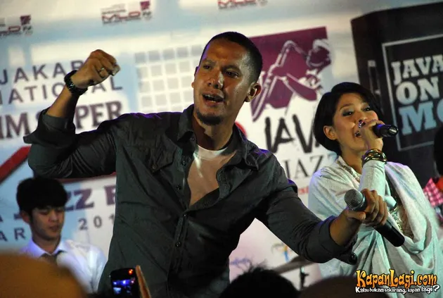 Maliq and D Essentials