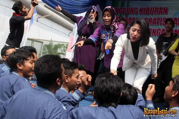 Dewi Perssik