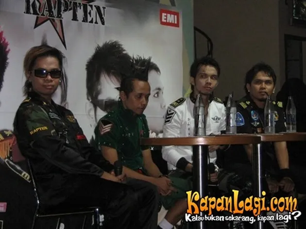 Album \'KAPTEN\'