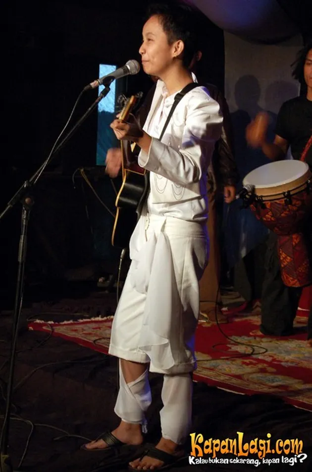 Album 'AKU'
