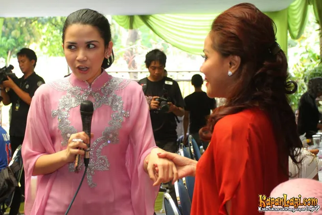 Amy Atmanto / Dinda Kanyadewi / Nuri Maulida