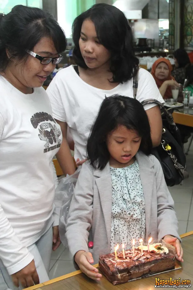 Si kecil Lolly ini adalah anak dari Nikita Mirzani. Mirip dengan sang ibu?