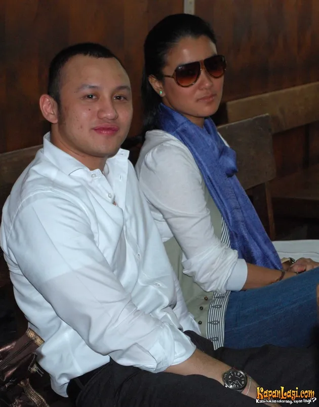 ananda mikola, marcella zalianty