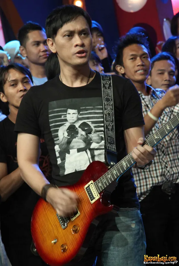 Andra and The BackBone