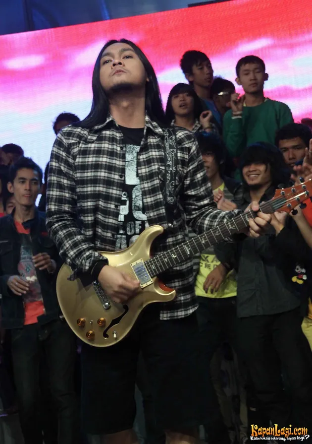Andra and The BackBone