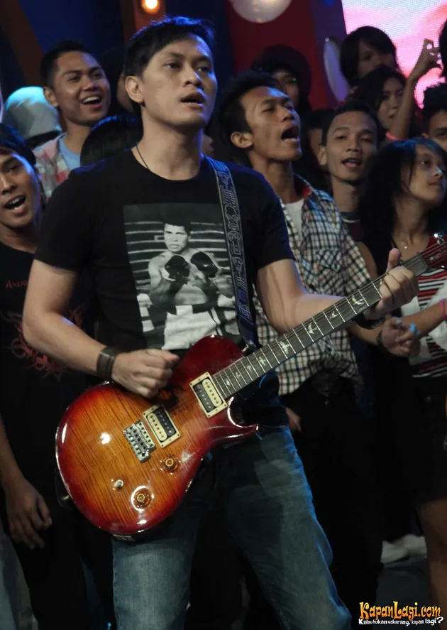 Andra and The BackBone