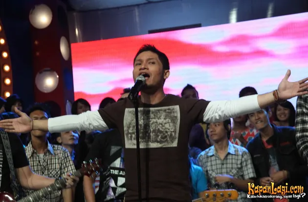 Andra and The BackBone