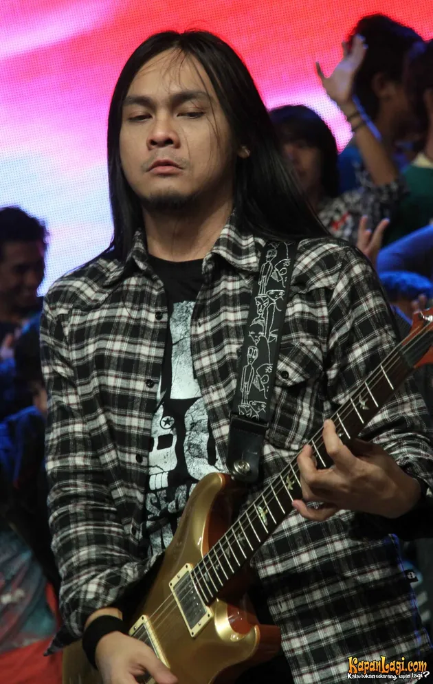 Andra and The BackBone