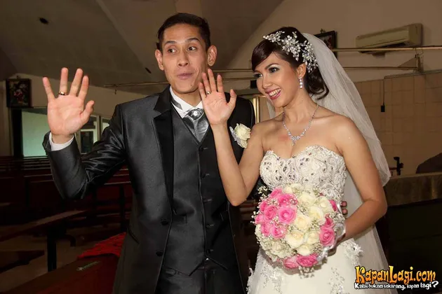 ANDREA DIAN MENGAKHIRI MASA LAJANG BERSAMA GANINDRA BIMO 