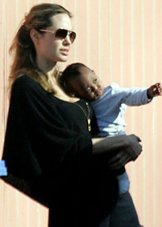 angelina jolie hamil
