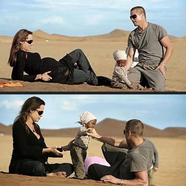 Berpose bersama keluarga.